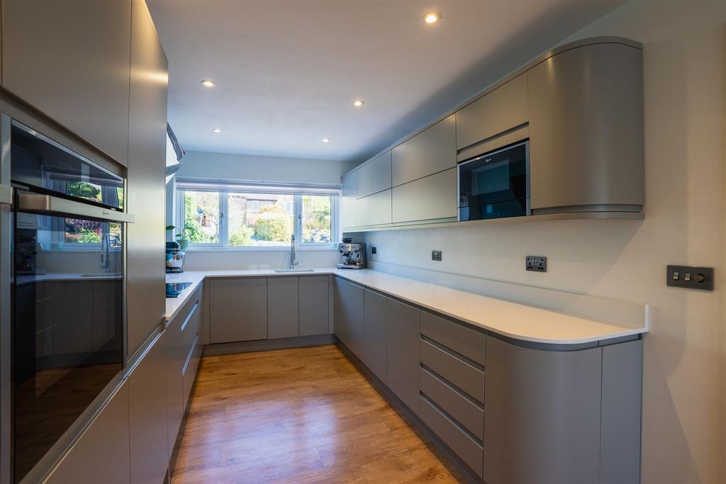 Property photo 2 of 26 Dining Kitchen