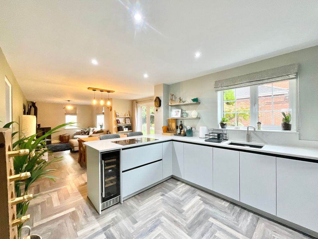 Property photo 2 of 36