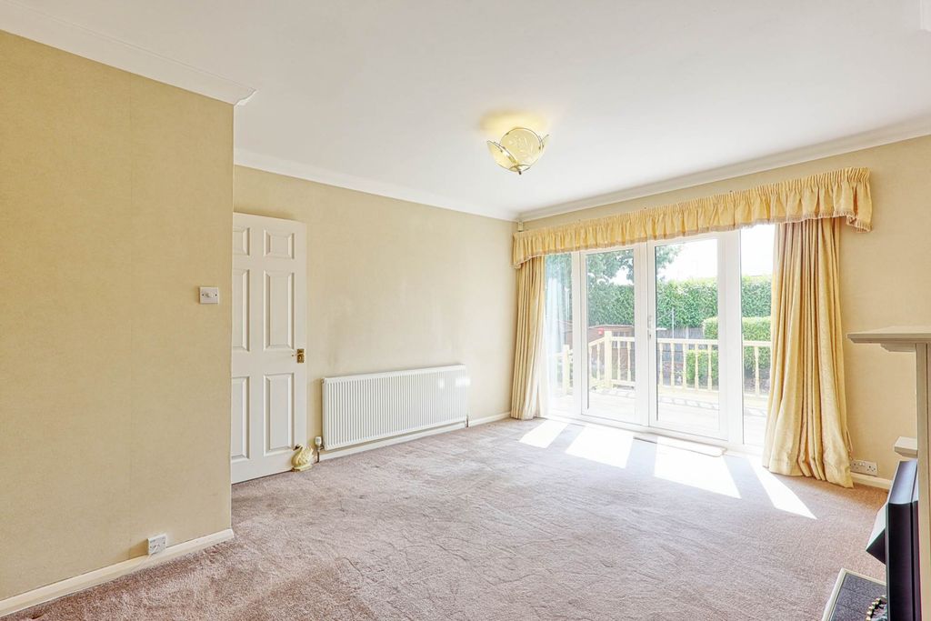 Property photo 3 of 18