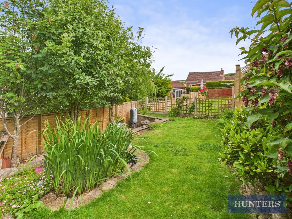 Property photo 2 of 12 Garden