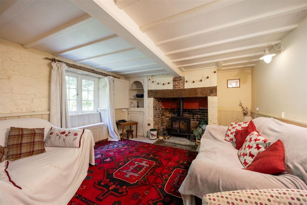Property photo 3 of 10 Calbourne_Spence Willard-2.Jpg