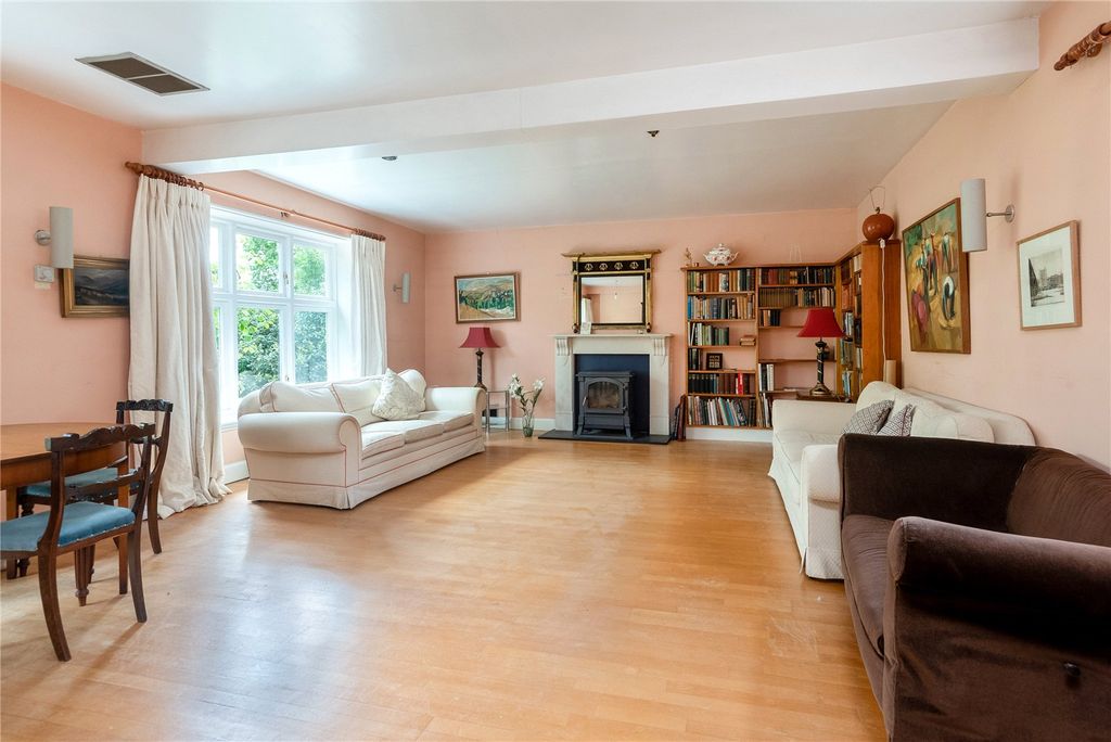 Property photo 2 of 14 Sitting Room