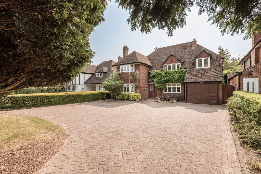 Property photo 3 of 46