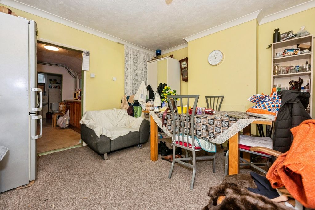 Property photo 3 of 11 Dining Room