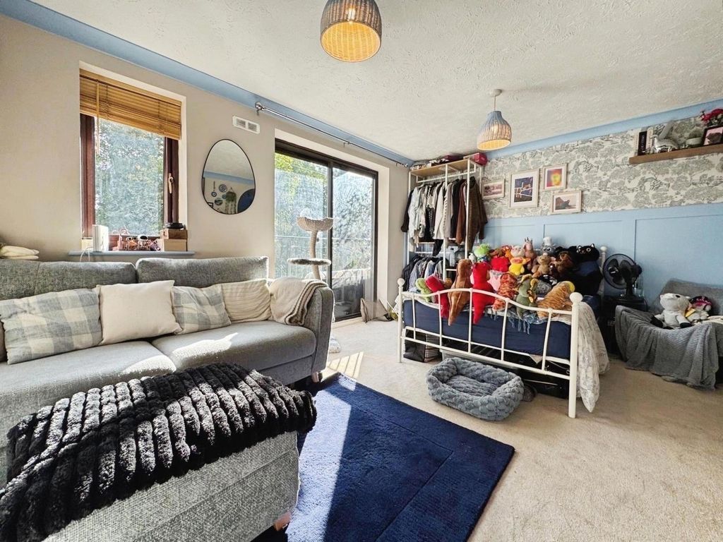 Property photo 2 of 10 Pbox-Img.Jpg