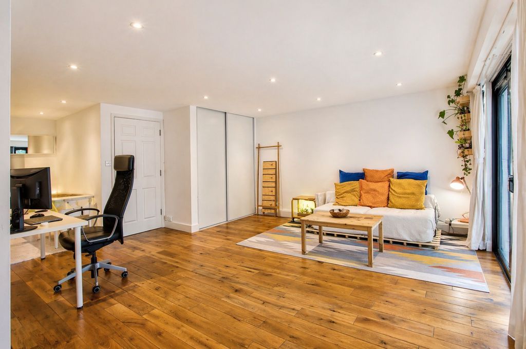 Property photo 2 of 10 Photo 10