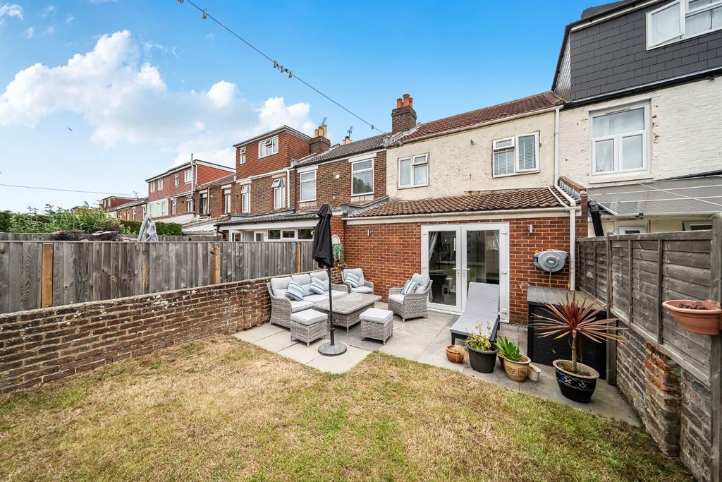 Property photo 3 of 15 1469634-14-6A1d9Decc60d6.Jpg