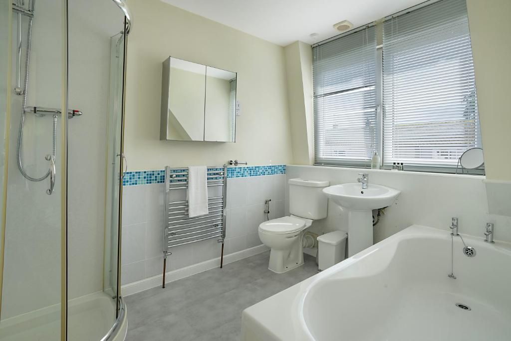 Property photo 3 of 25