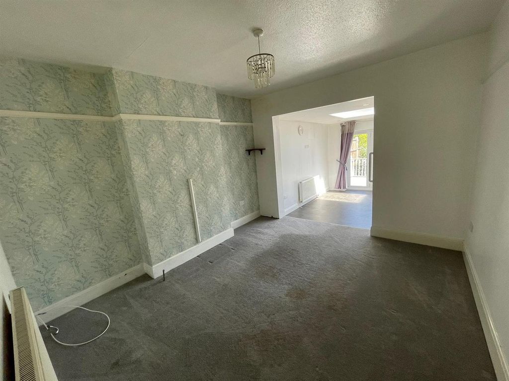 Property photo 1 of 12 Lounge .Jpg