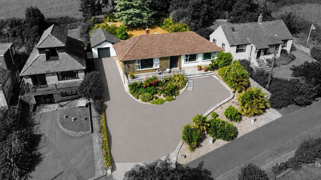 Property photo 1 of 36