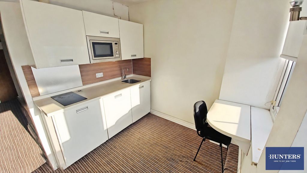 Property photo 3 of 13 Pbox-Img.Png