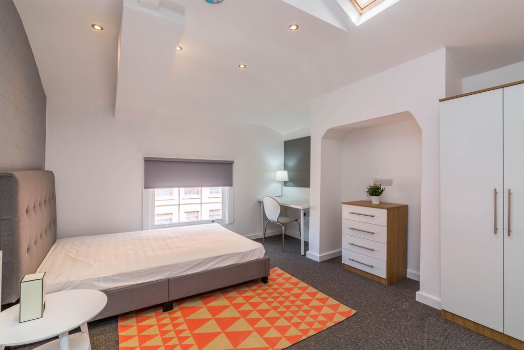 Property photo 3 of 6 Flat 8Themoog-15