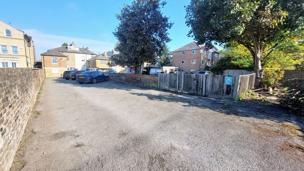 Property photo 3 of 3 Photo 5