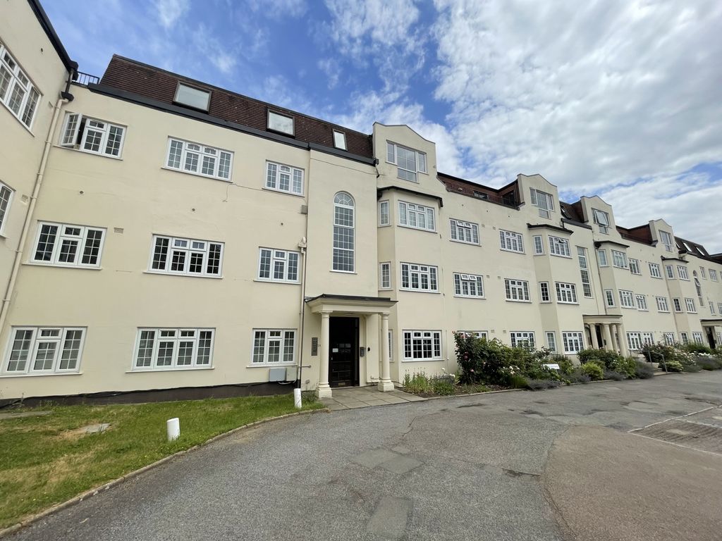 Property photo 1 of 8 2/3 Bedroom Flat