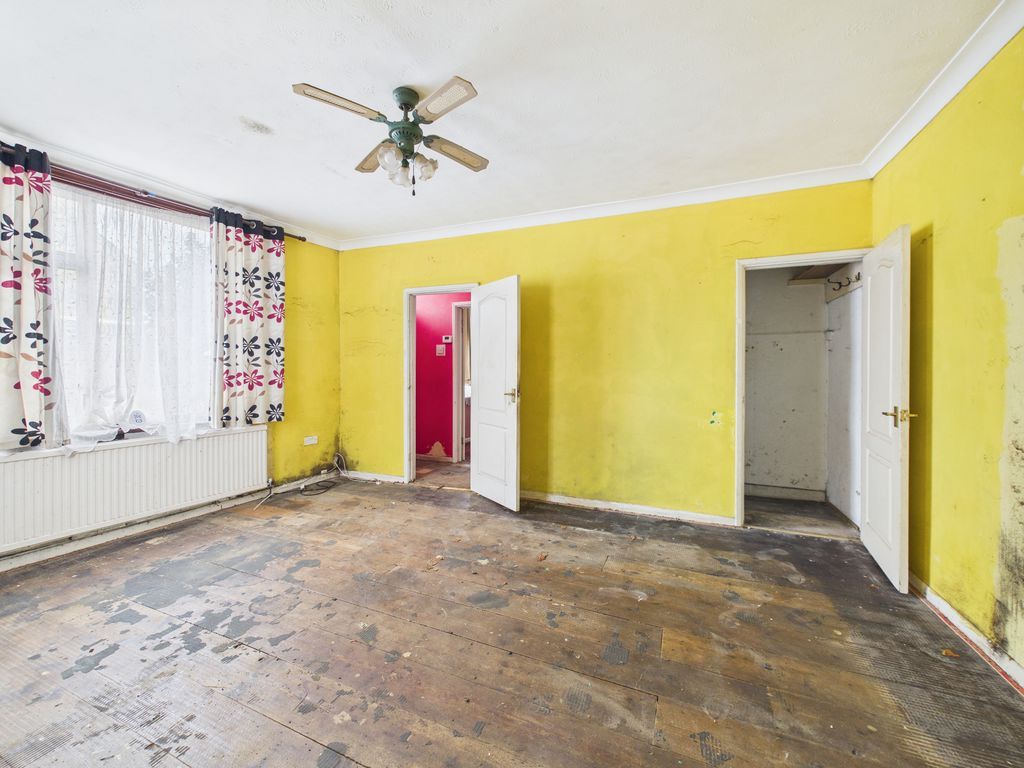 Property photo 3 of 9 Photo 5