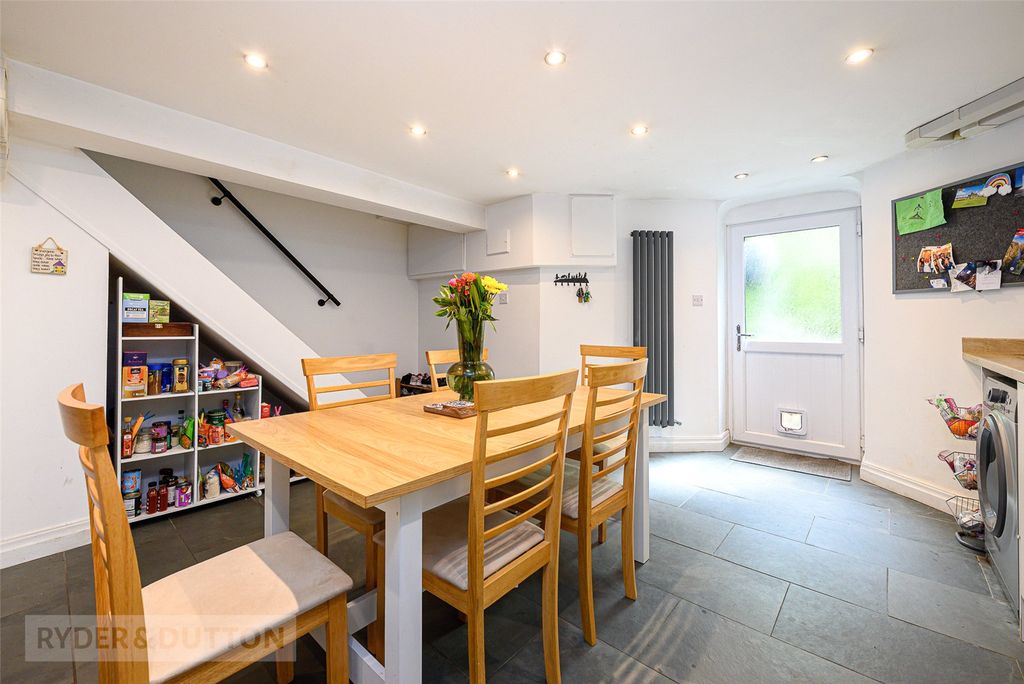 Property photo 3 of 19 Kitchen Diner