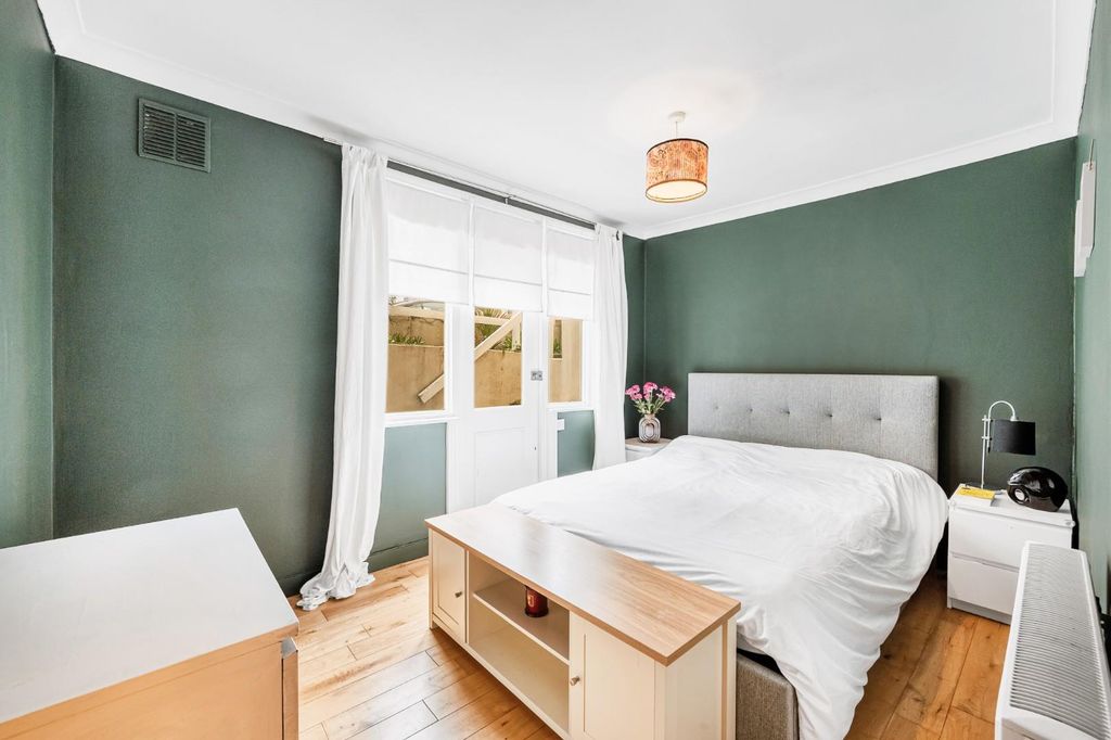 Property photo 3 of 11 60B Wellesley Road-7.Jpg