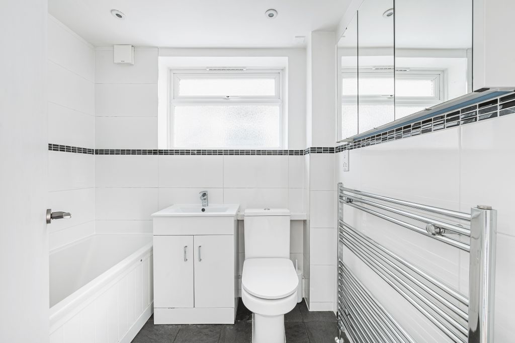 Property photo 3 of 12 Bathroom