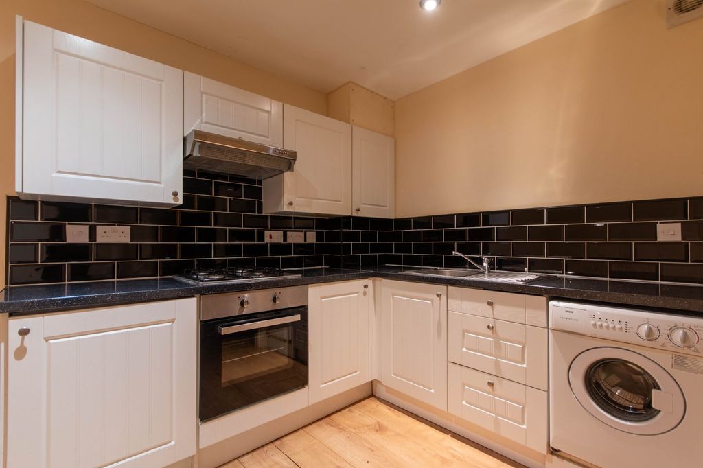 Property photo 3 of 13 Picture No. 06