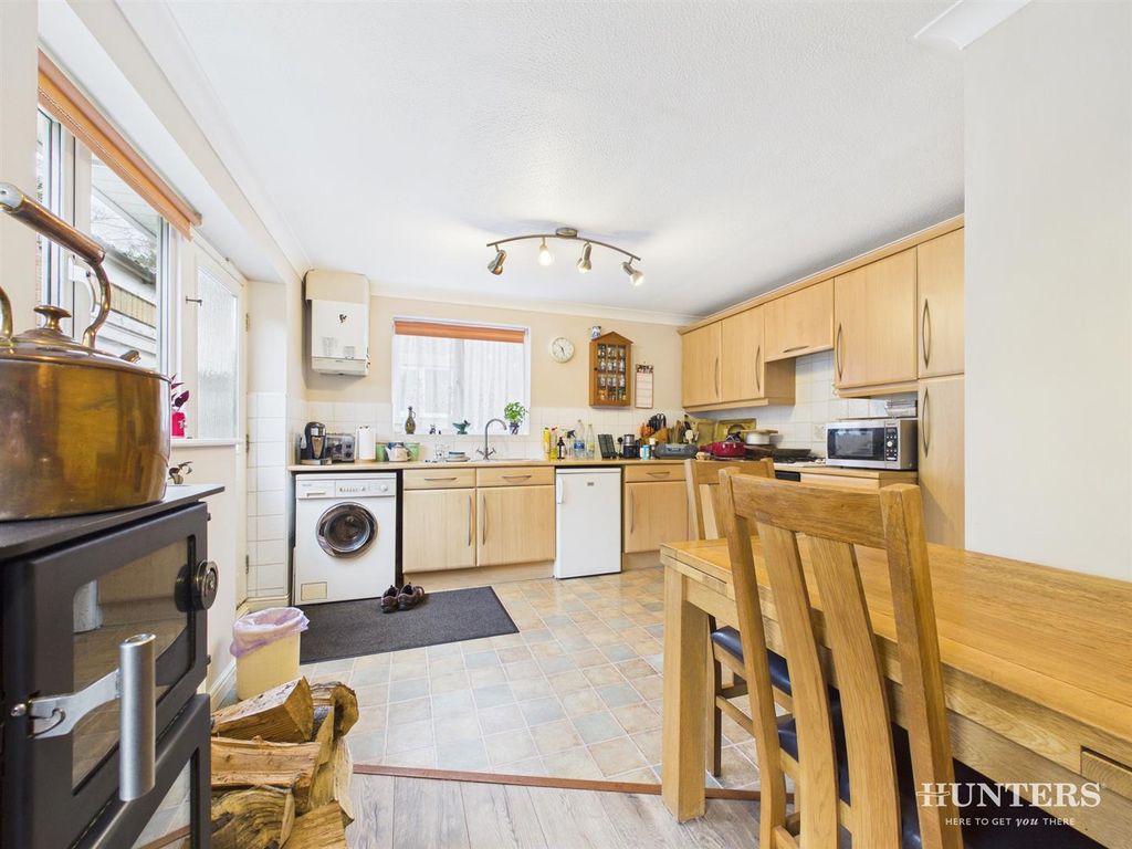 Property photo 3 of 23 Cam05287G0-Pr0158-Still014.Jpg