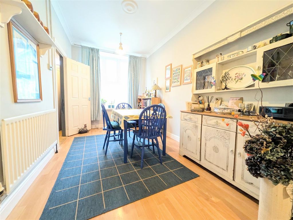 Property photo 2 of 9 Listing_716954_0008_6E10B60E.Jpg