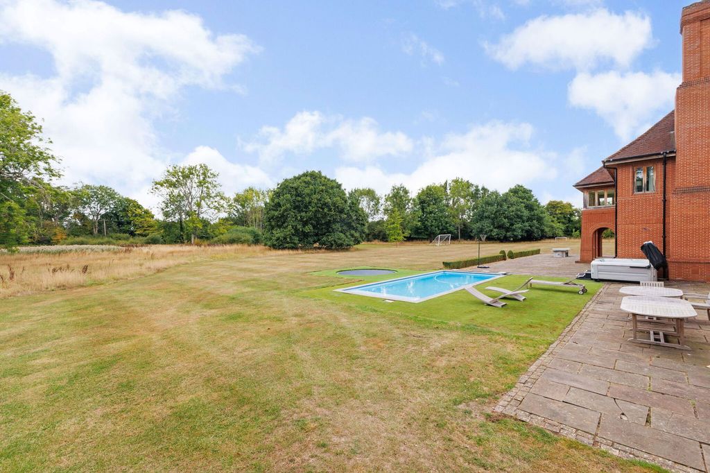 Property photo 3 of 26