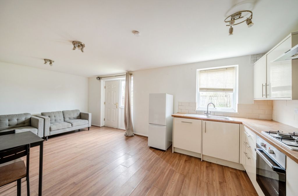 Property photo 2 of 8 Picture No. 06