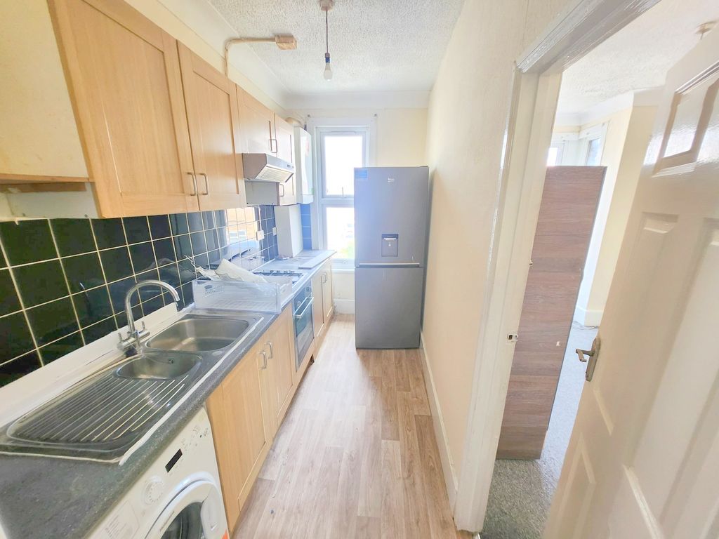 Property photo 1 of 2