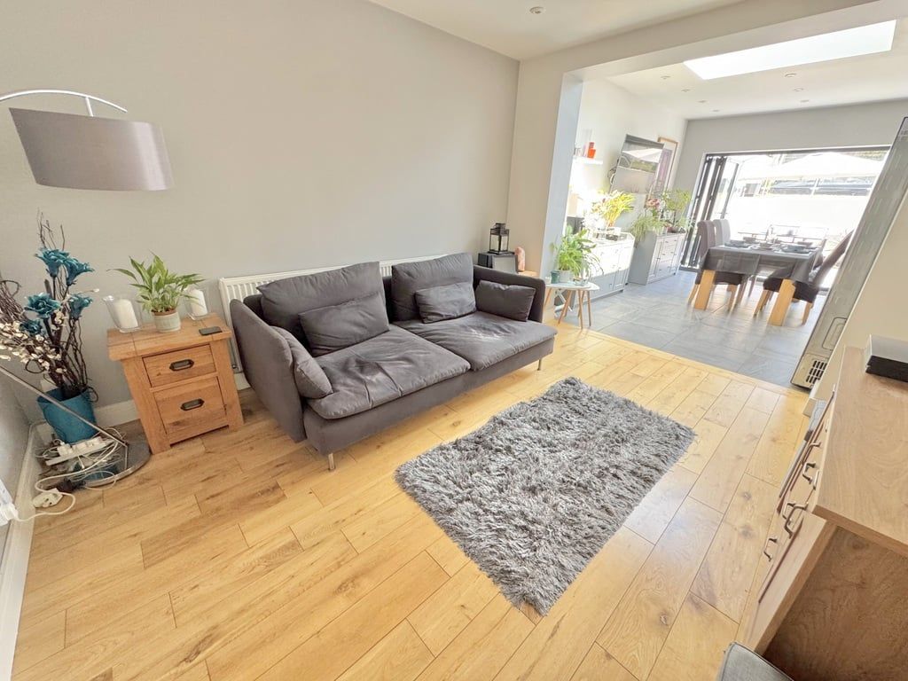 Property photo 3 of 27