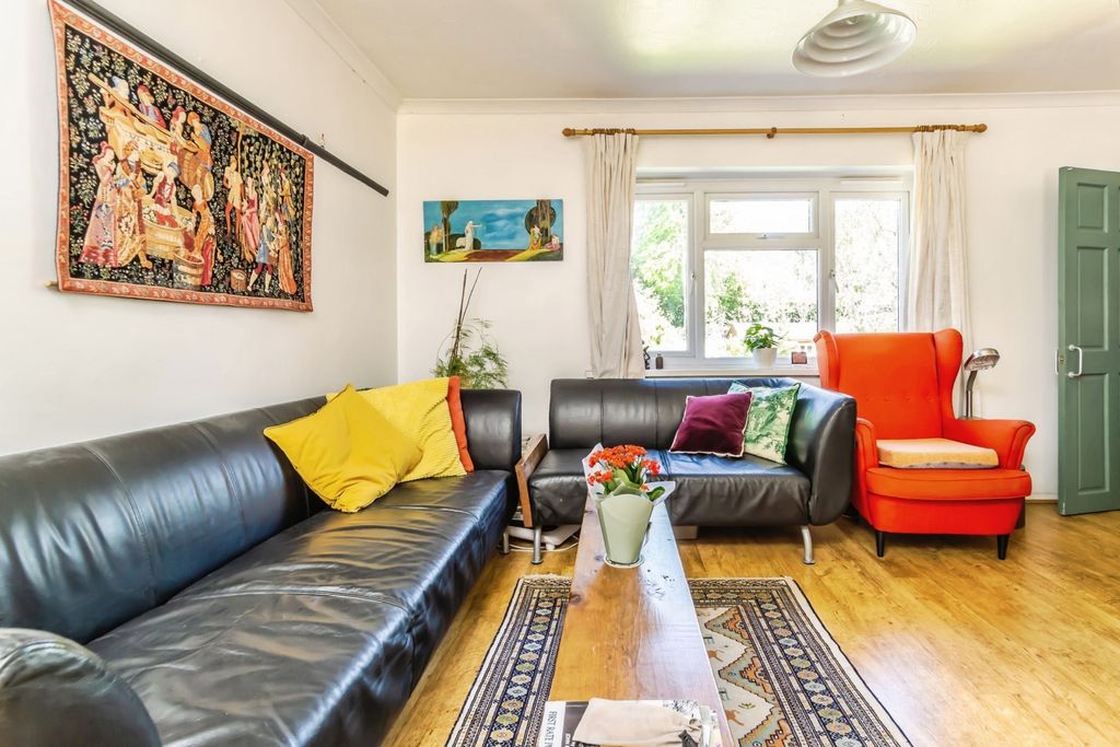 Property photo 2 of 21 Pbox-Img.Jpg