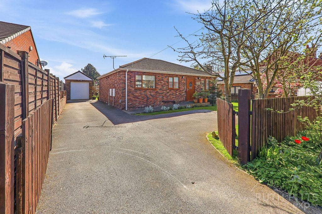 Property photo 2 of 25