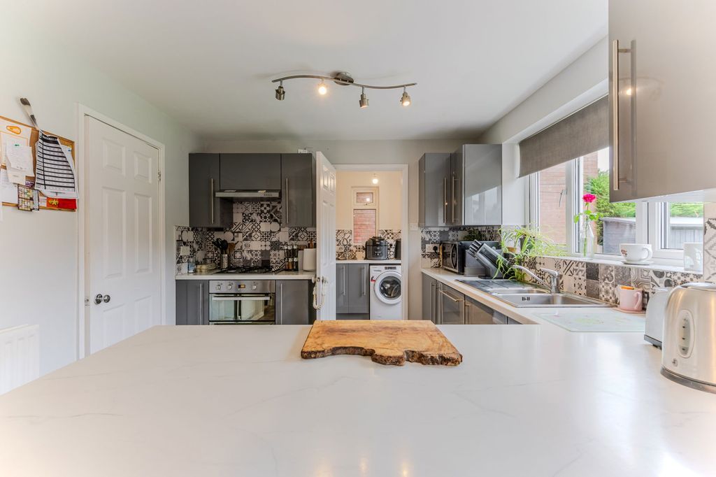 Property photo 3 of 26