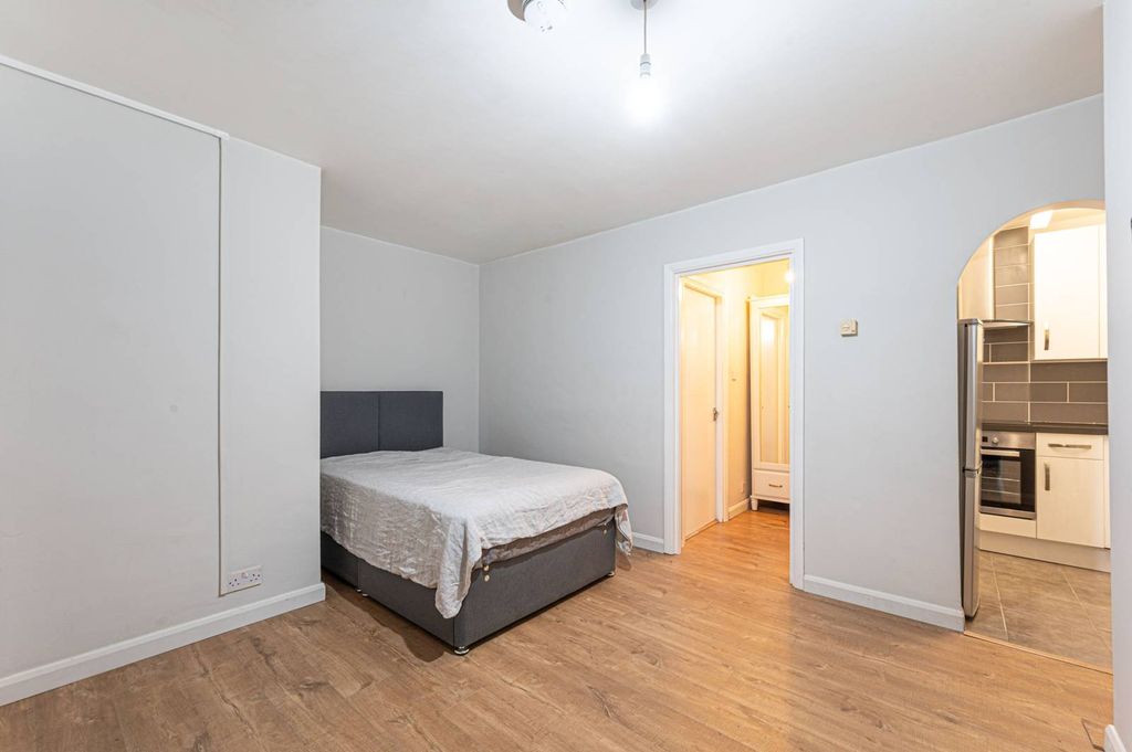 Property photo 2 of 3