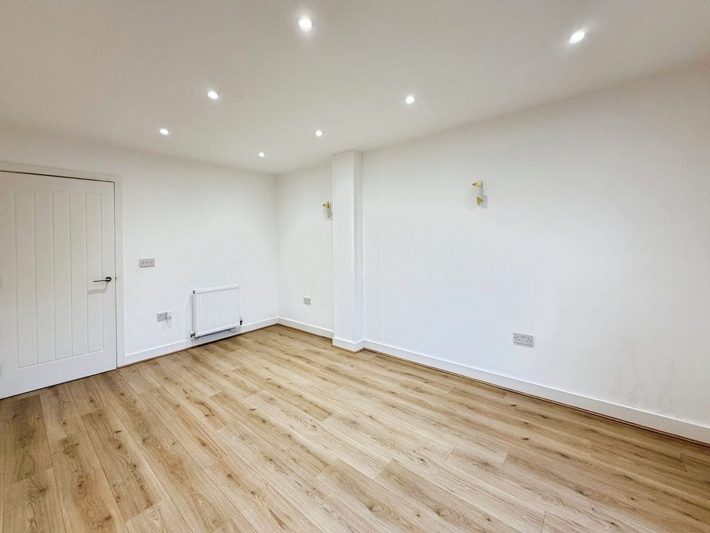 Property photo 3 of 15 Picture No. 03