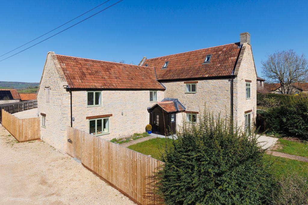 Property photo 1 of 18 4857830