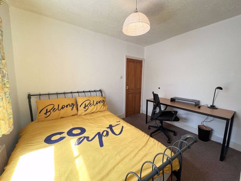 Property photo 1 of 5 Photo 4