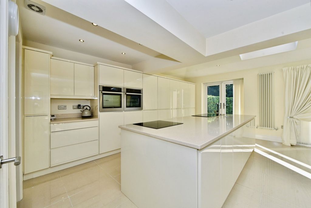 Property photo 2 of 20 Pbox-Img.Jpg