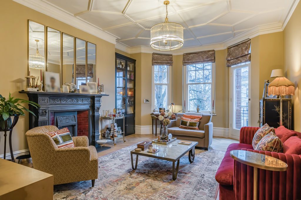 Property photo 1 of 21 Reception