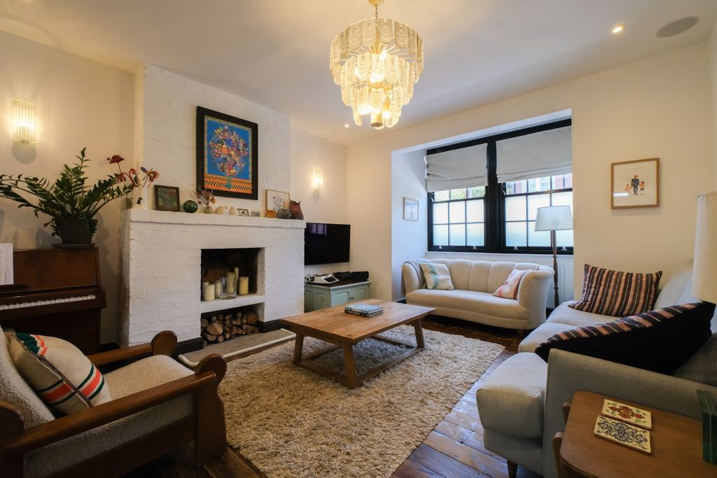 Property photo 2 of 19 5225153