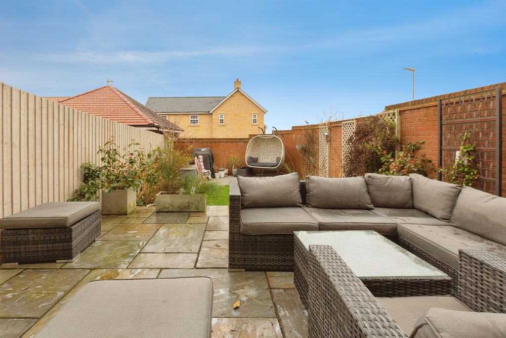 Property photo 3 of 13