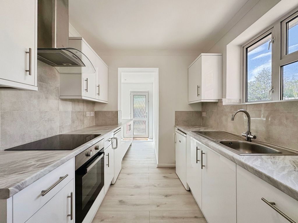 Property photo 2 of 15 Kitchen
