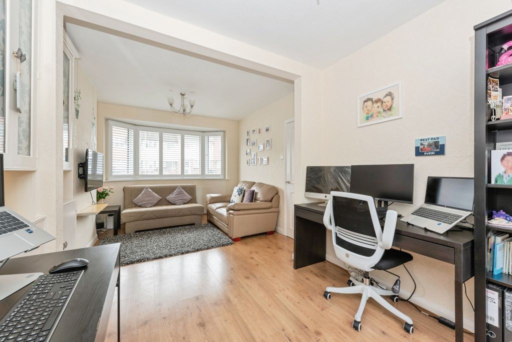 Property photo 2 of 19 Reception