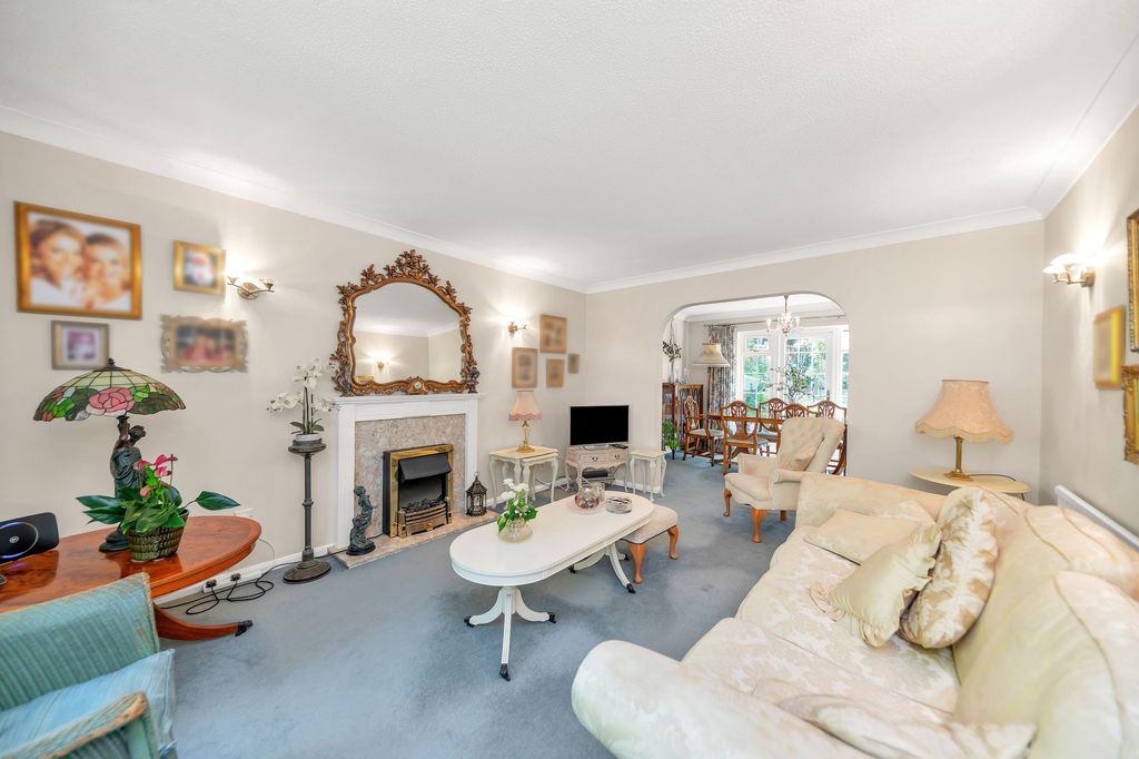 Property photo 2 of 42