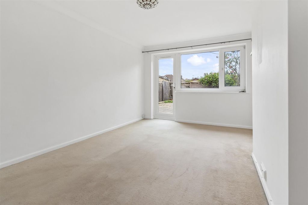 Property photo 2 of 13 55 Rogate Road-004.Jpg