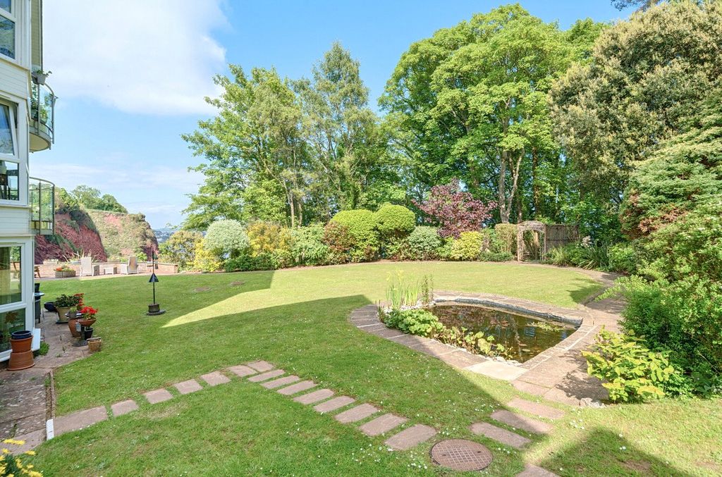 Property photo 1 of 29 Picture No. 32