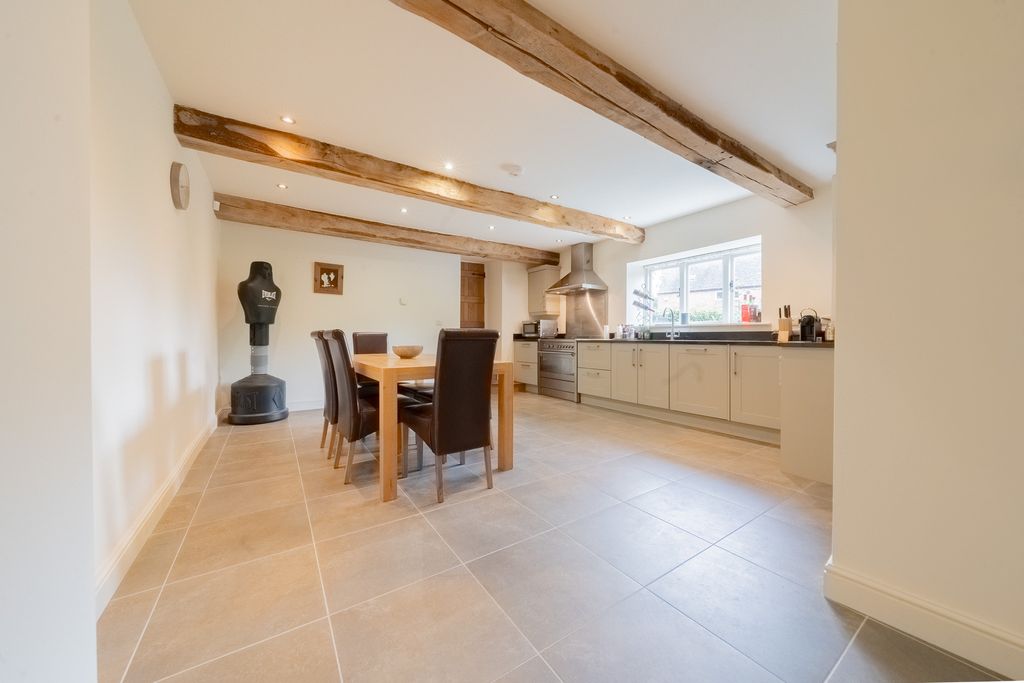 Property photo 2 of 23 Dsc02190-Hdr