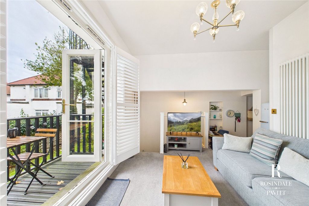 Property photo 3 of 23