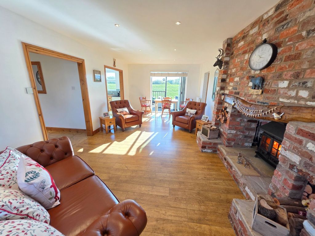 Property photo 2 of 34