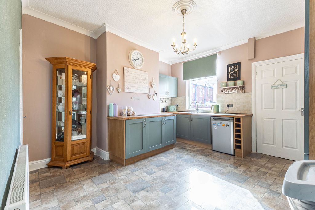 Property photo 2 of 15 Kitchen/Diner