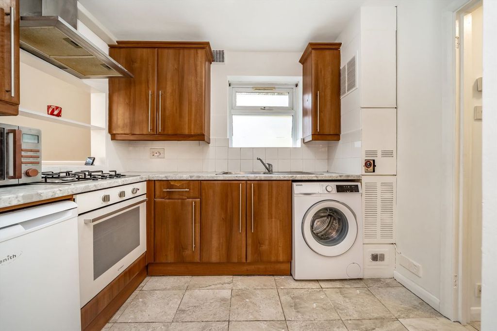 Property photo 3 of 4